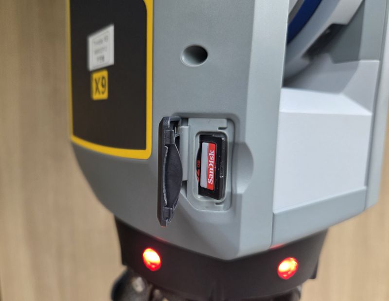 Trimble X9 SDカード